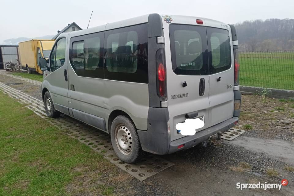 Renault Trafic 19dci 8 osobowy manualna