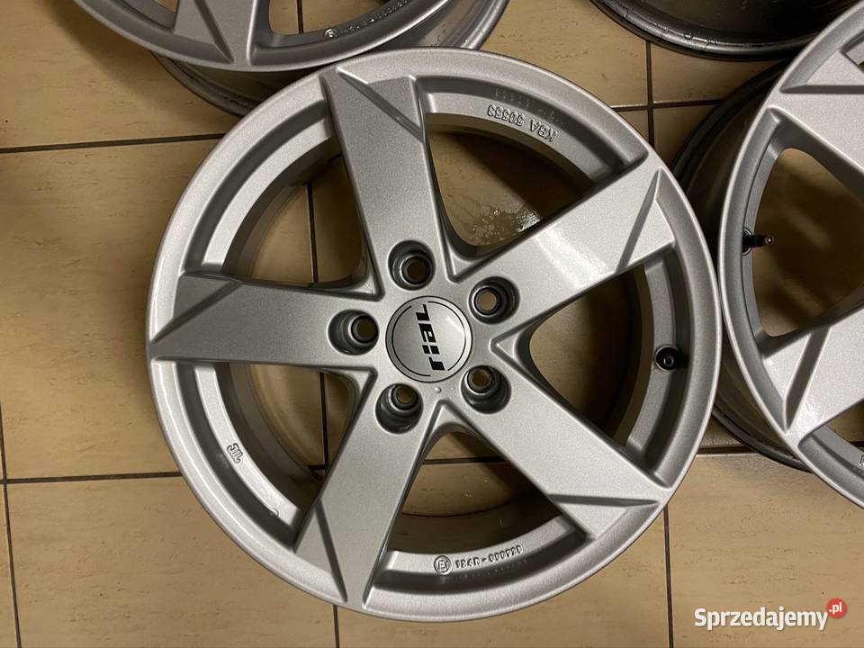 Alufelgi 16 5x112 ET 33 571 mm VW Audi Seat Rial