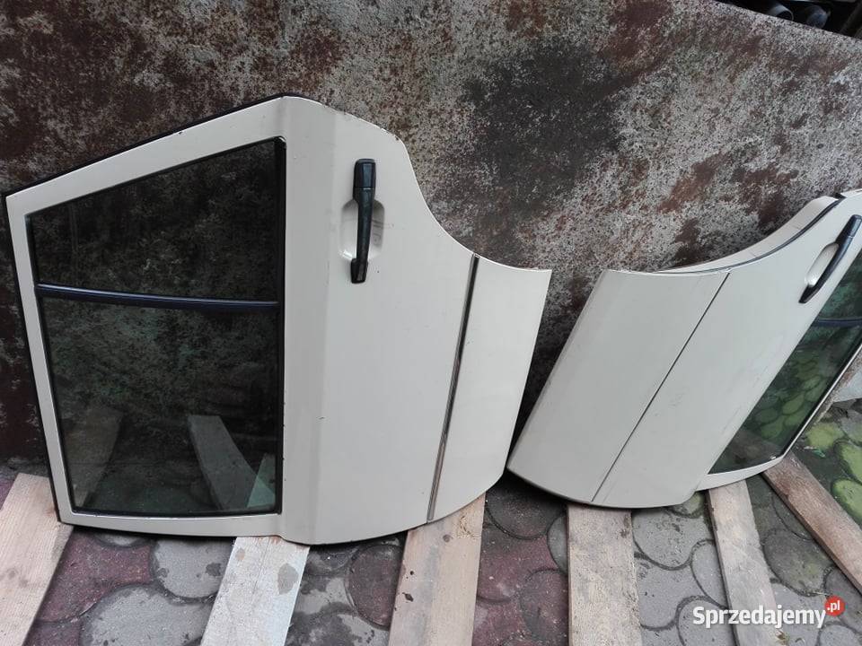 Mercedes W124 drzwi tył prawe lewe kombi 124 części blacharskie