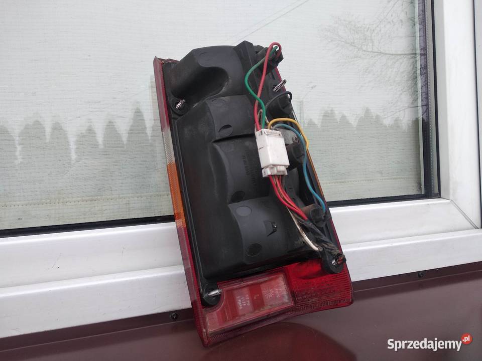Opel Frontera A lampa tył tylna lewa oprawki osobowe Sieradz sprzedam