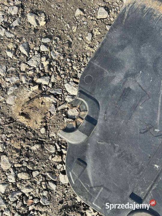 Osłona silnik Volvo v 40 cc Niezabitów-Kolonia sprzedam