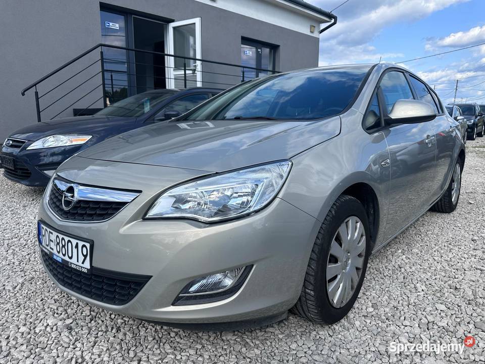 Opel Astra J 16 Benzyna Gaz Ładna