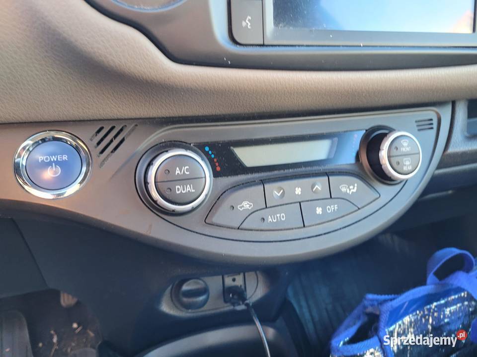 Toyota Yaris 15 benzyna HYBRYDA 116 2020r nieuszkodzony Opole