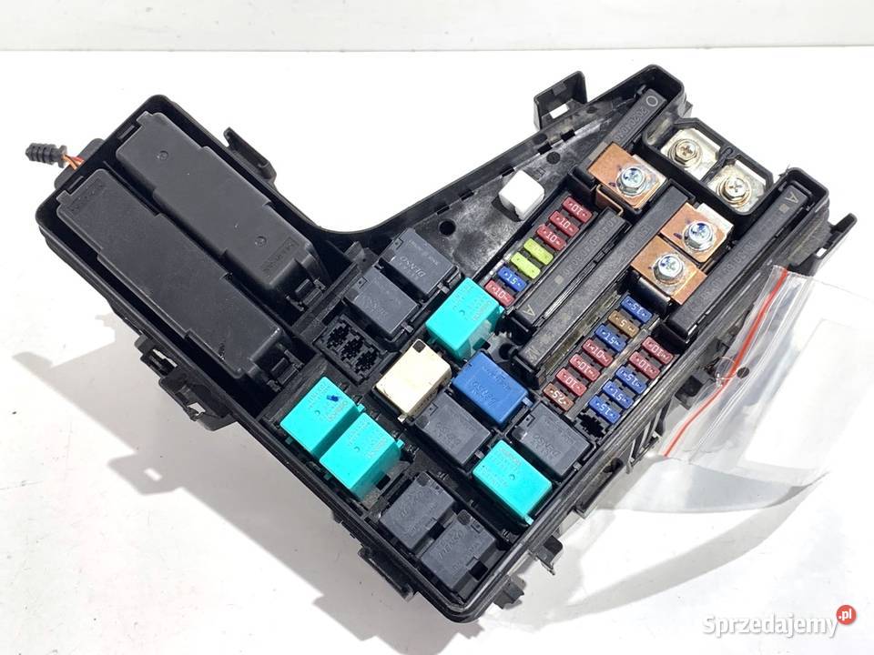 SKRZYNKA BEZPIECZNIKÓW HONDA CRV V SUV 20 145 Skrzynki bezpieczników