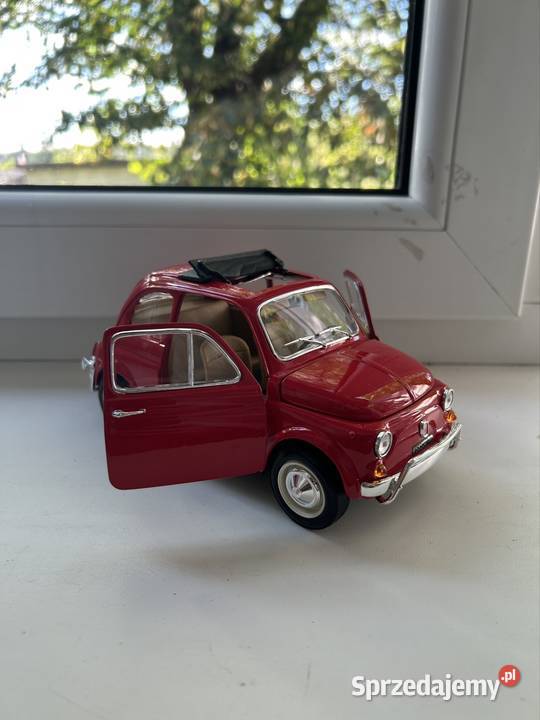 Bburago Fiat 500L 1968 model w skali 118 śląskie