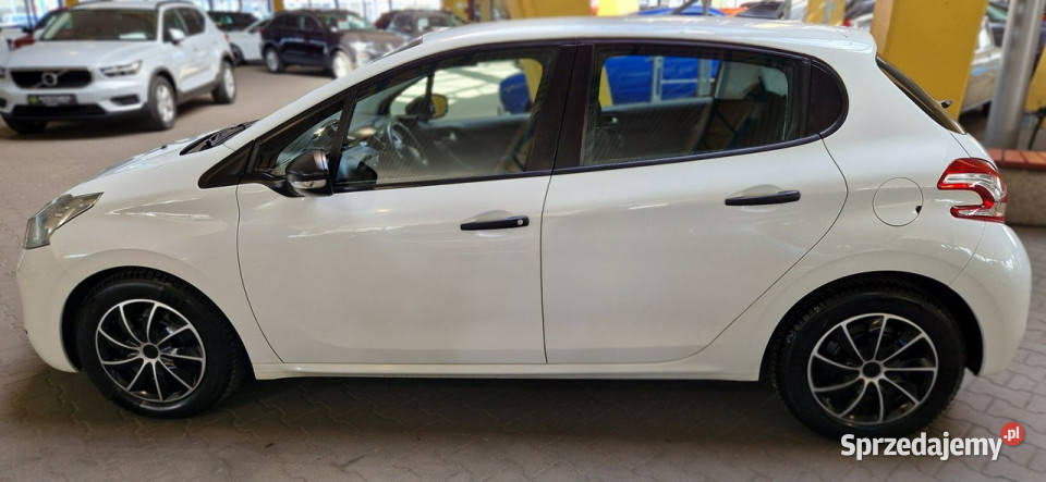 Peugeot 208 OPIS W PODANEJ ROCZNA GWARANCJA I światła LED Mysłowice sprzedam