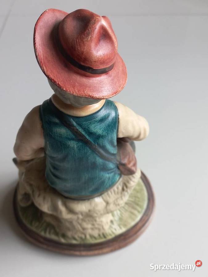 Figurka Myśliwy porcelana biskwitowa Toruń