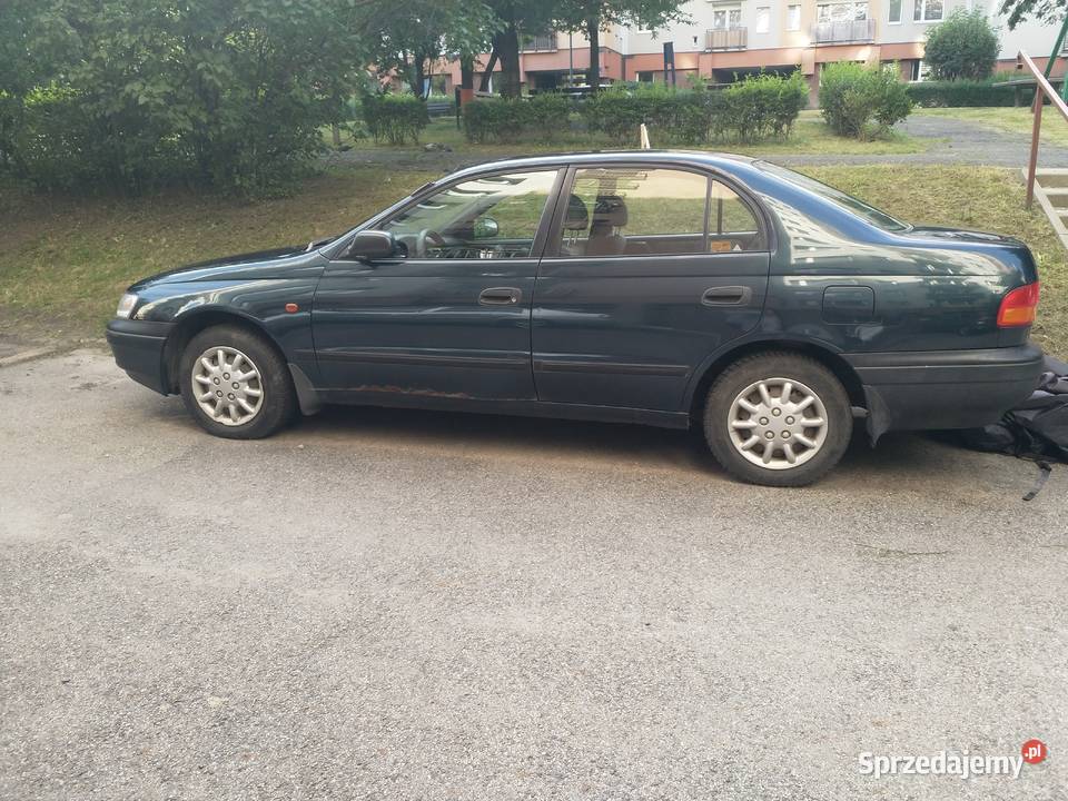 Toyota Carina E młoda duchem SPA spodu uszkodzony Katowice