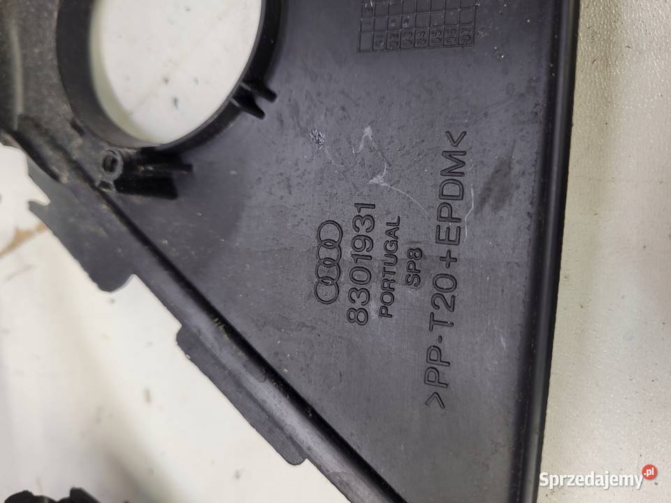 OSŁONA ZAŚLEPKA FOTELA LEWA AUDI A4 B6 8301931 osobowe Przystajń