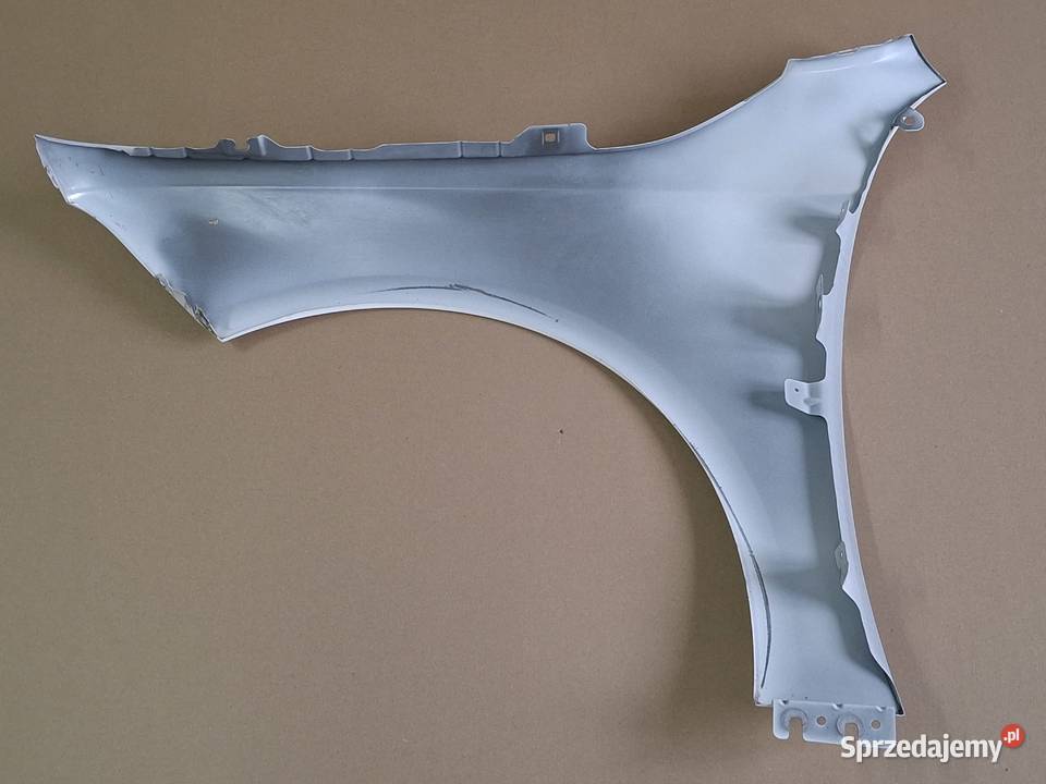 MERCEDES AKLASA W177 BŁOTNIK PRAWY PRZEDNI Bieleń