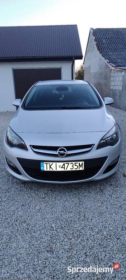 Opel Astra J sedan Busko-Zdrój