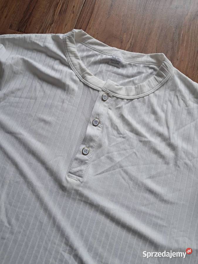 nowa koszulka polo rozmiar z metki XL ale to sprzedam