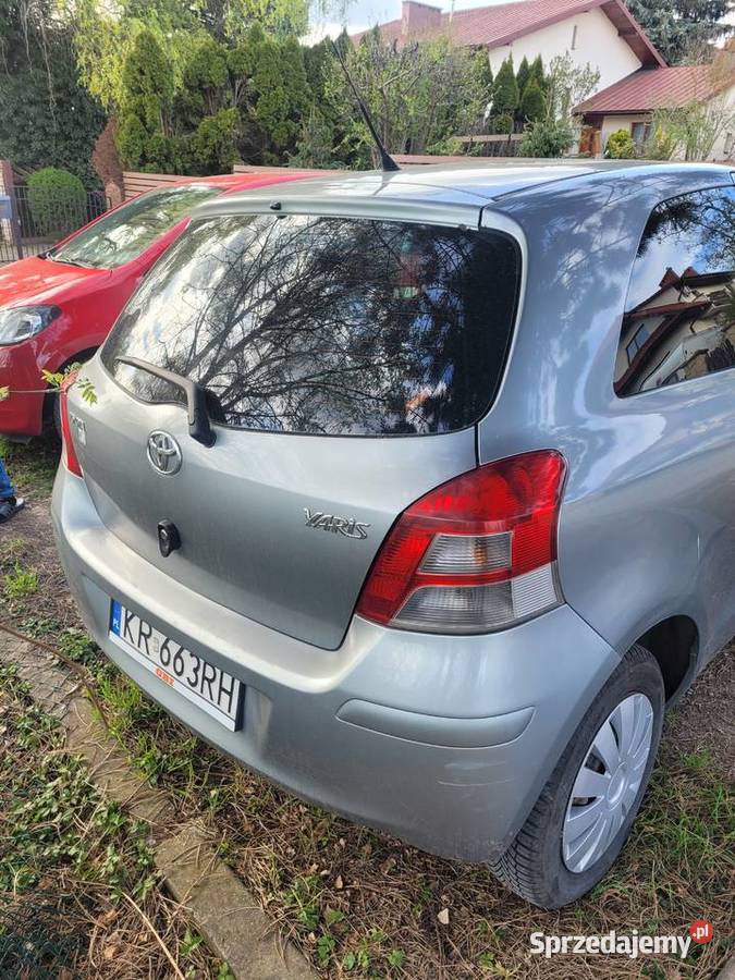 Syndyk sprzeda samochód osobowy Toyota Yaris Kraków