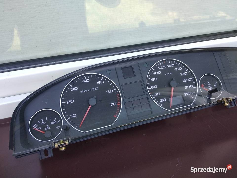 Audi A6 C4 licznik zegary prędkościomierz Sieradz
