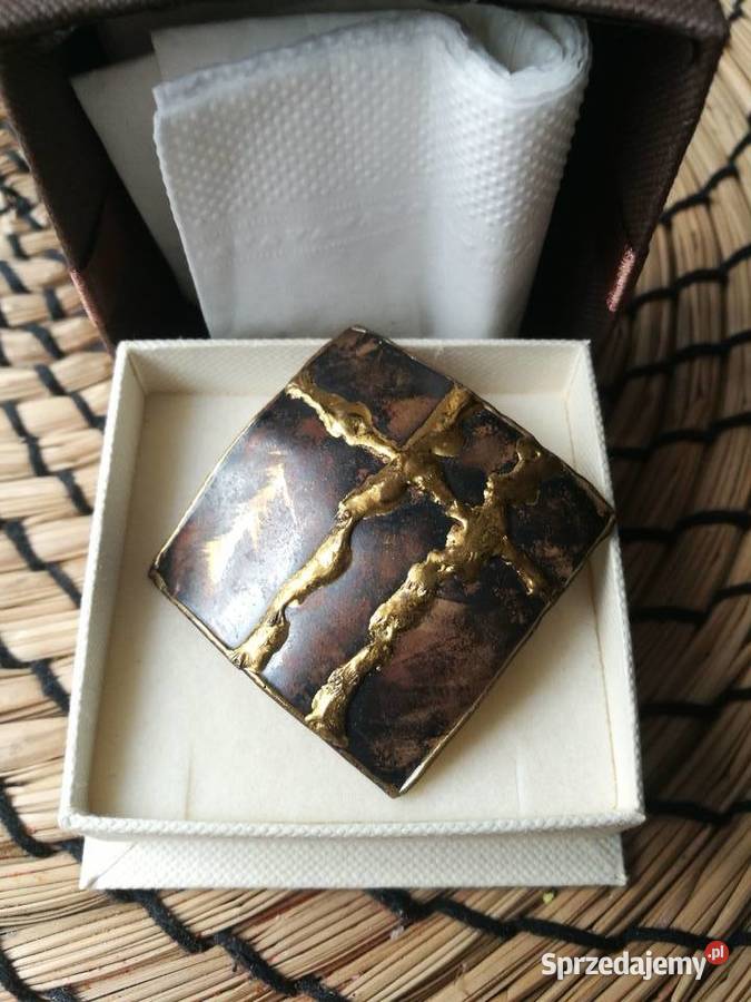 Broszka zawieszka wisior metal Choszczno