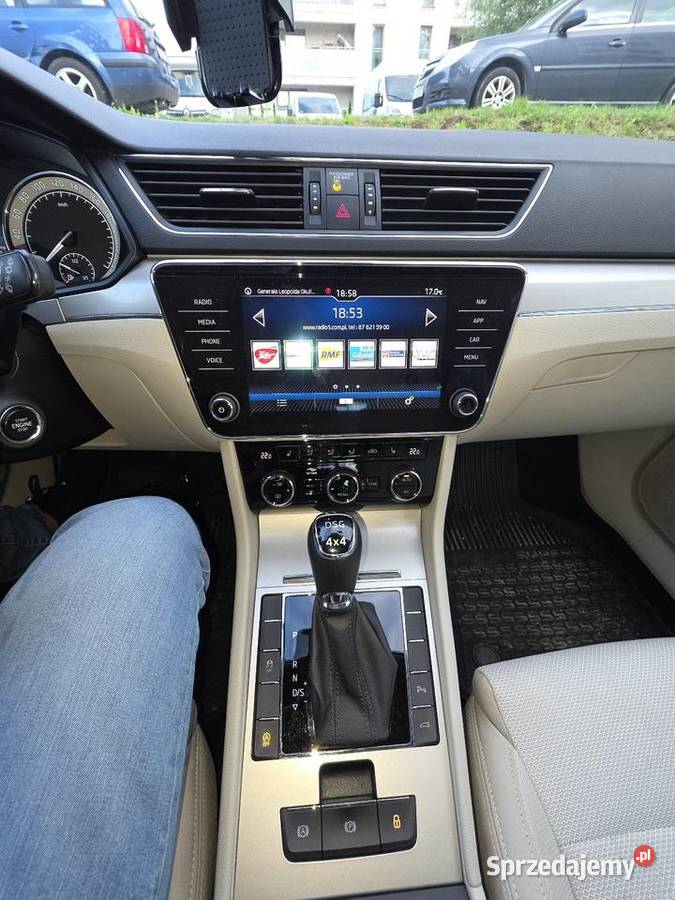 Skoda Superb 20 benzyna 272 światła przeciwmgielne