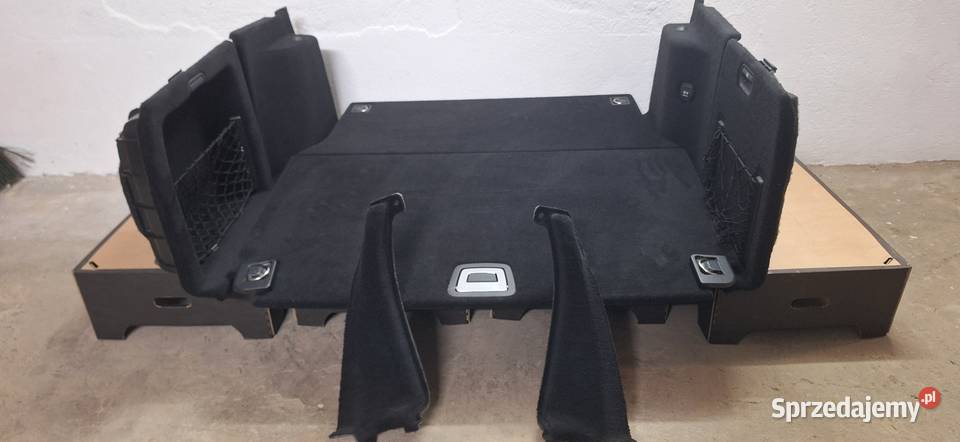 Kompletny środek bagażnika Mercedes Sandomierz