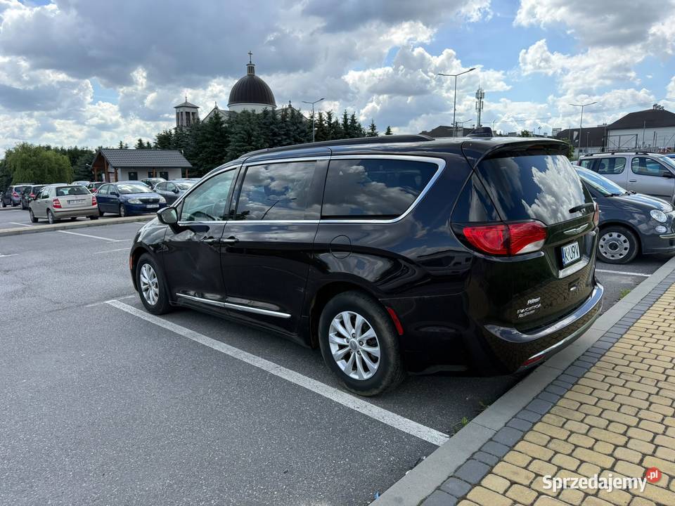 CHRYSLER PACIFICA TOURING L 36 2017 okazja tanio