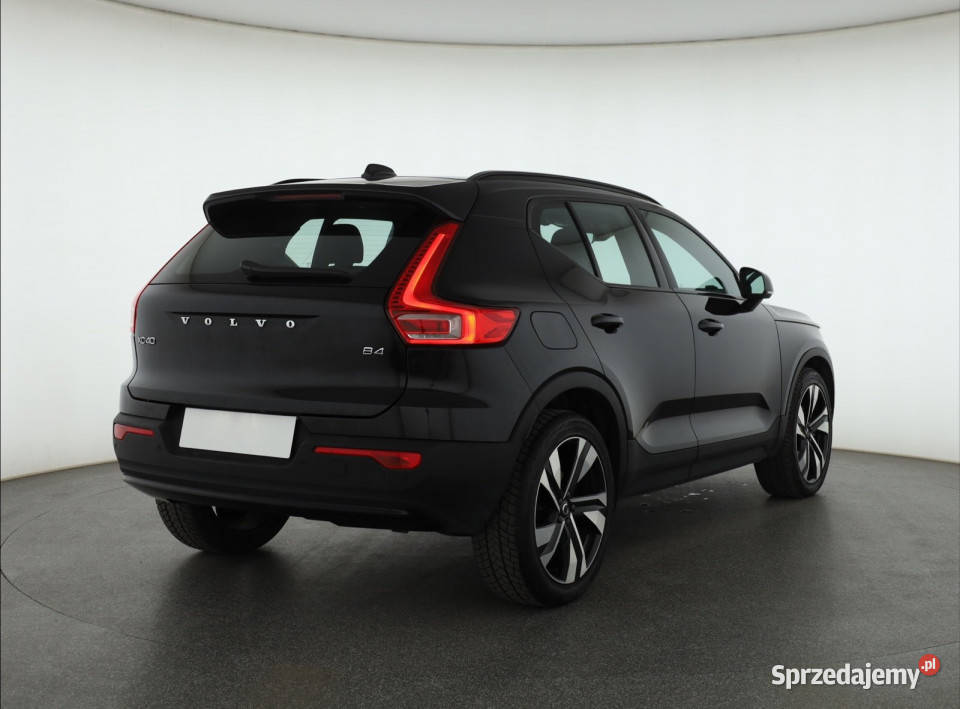 Volvo XC40 B4 nieuszkodzony sprzedam