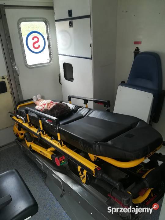 Peugeot boxer ambulans 30 noszę stryker kontener