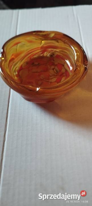 Stara szklana popielniczka z lanego szkła Porcelana i szkło śląskie Gliwice
