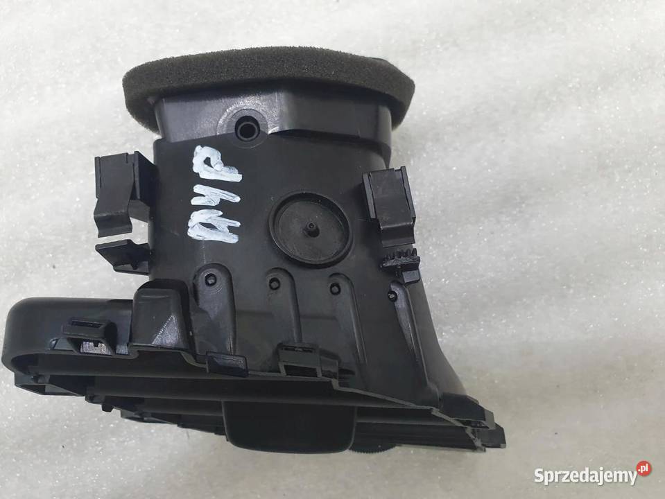 KRATKA NAWIEWU AUDI A4 B8 20TDI 8K2820902F osobowe Kratki nawiewu Kratki nawiewu