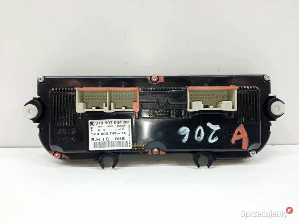 PANEL NAWIEWU 3T0907044BK Skoda Octavia II