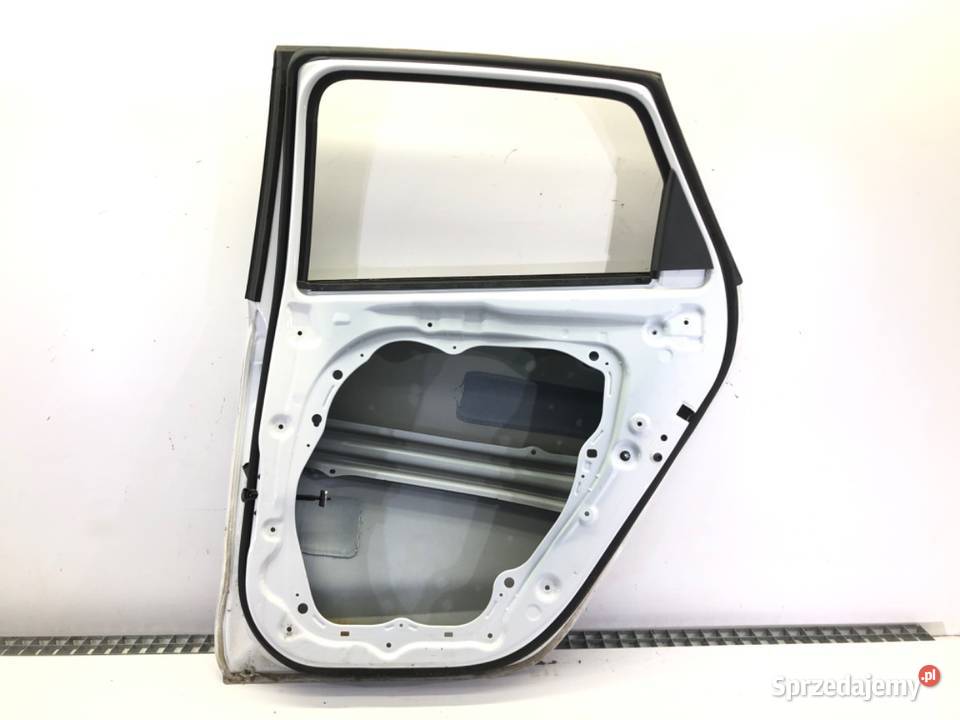 DRZWI PRAWY TYŁ HYUNDAI i30 Hatchback osobowe