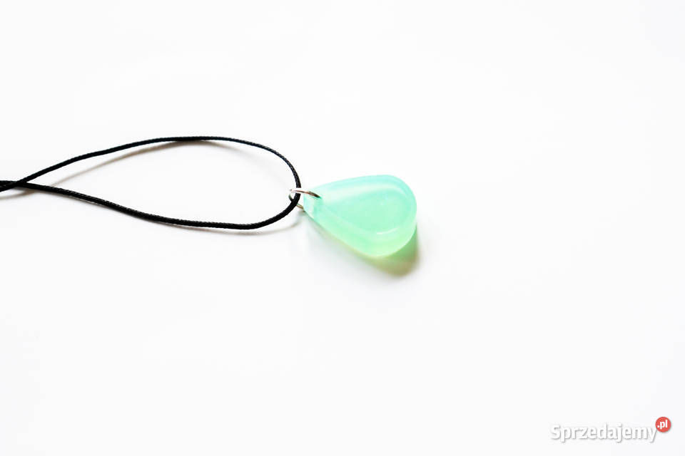 Zielony wisiorek łezka handmade 25 jasny prosty