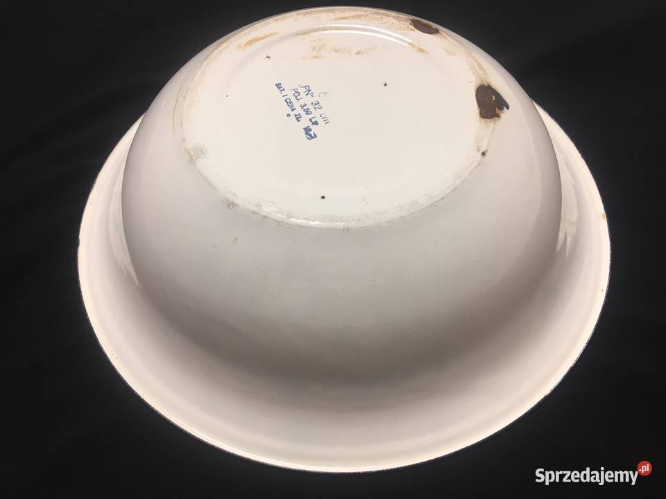 Miska biała metalowa 32 PRL zachodniopomorskie Kołobrzeg