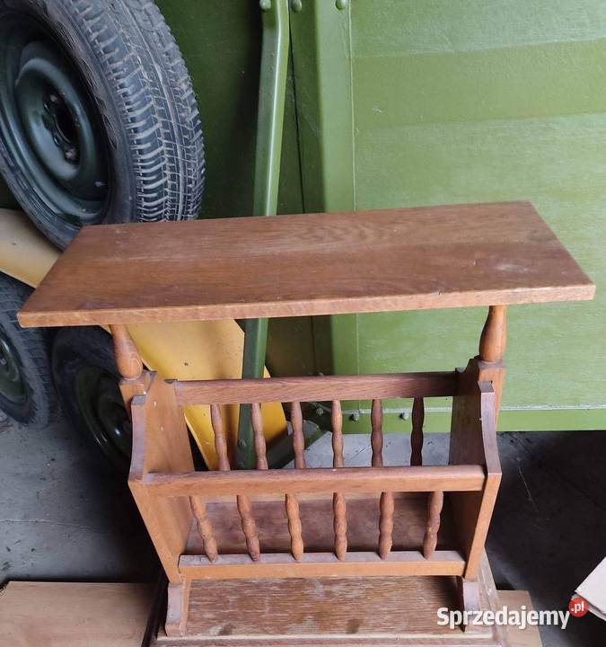 Gazetnik stolik z gazetnikiem Iłża