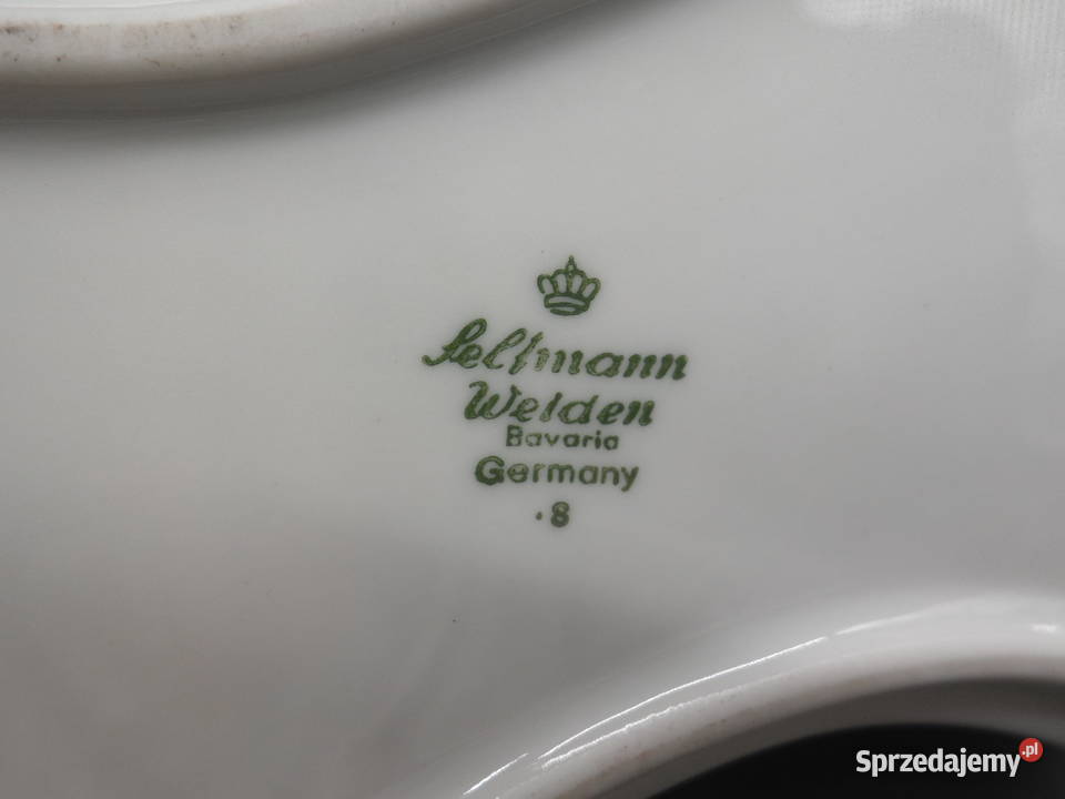 Biała ceramiczna miseczka o falistym kształcie Raszków
