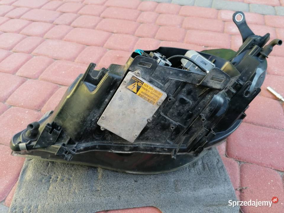 BMW e60 e 61 Lampa przednia XENON D2S Stężyca sprzedam