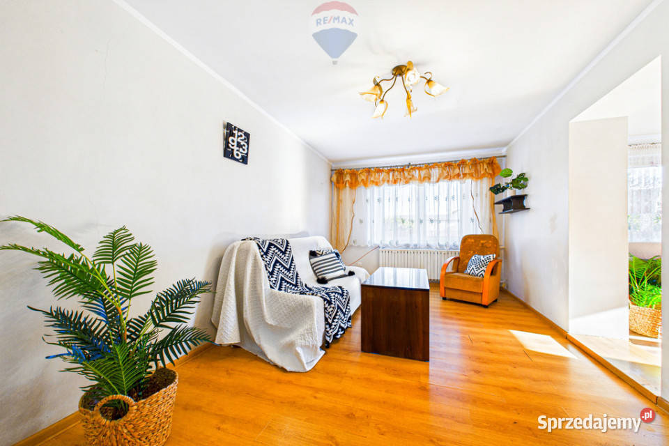 Dom z warsztatem stodołą i oborą asfalt Pyrnik sprzedam