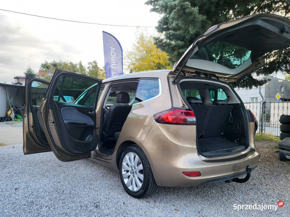 Opel Zafira C 2011 łódzkie sprzedam