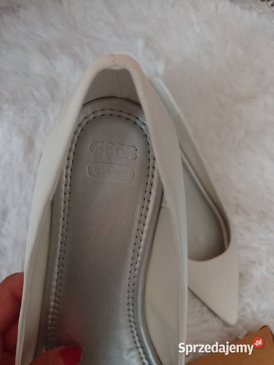 41 ASOS Design Białe baleriny wieczorowe z Asos małopolskie