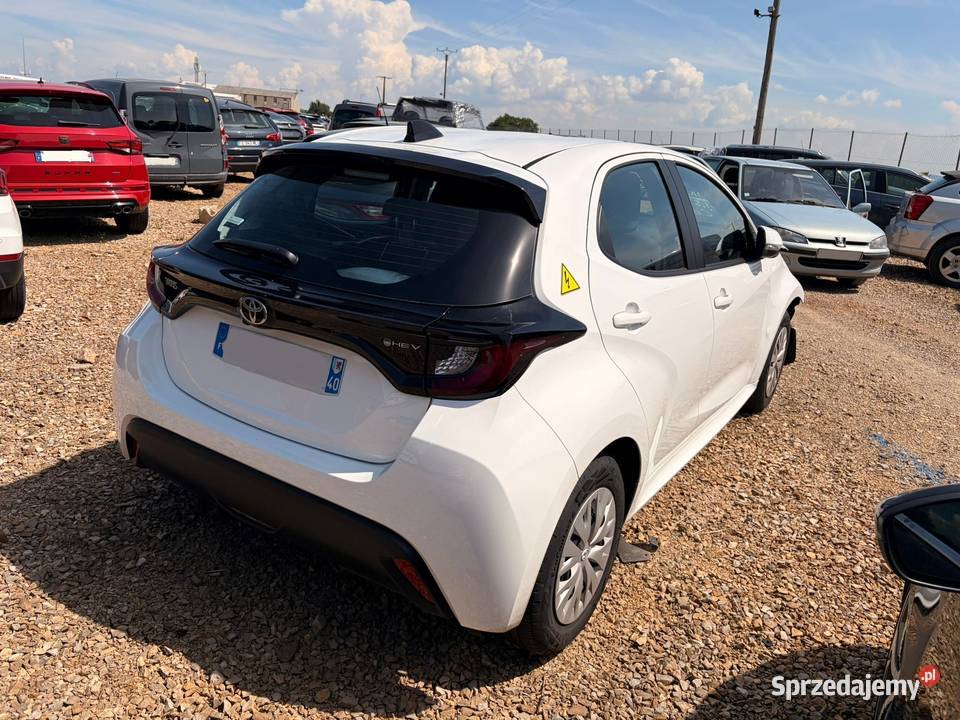 TOYOTA Yaris IV 16 Hybride 116 Dynamic HG677 uszkodzony Gdańsk