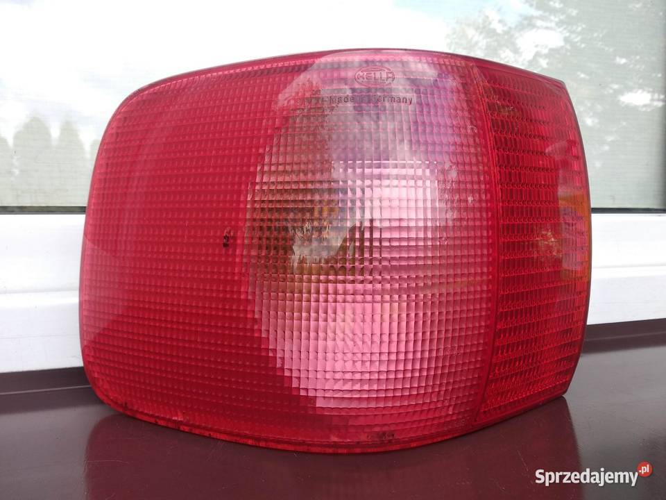 Audi 80 B4 sedan lampa tył tylna lewa w błotnik Sieradz