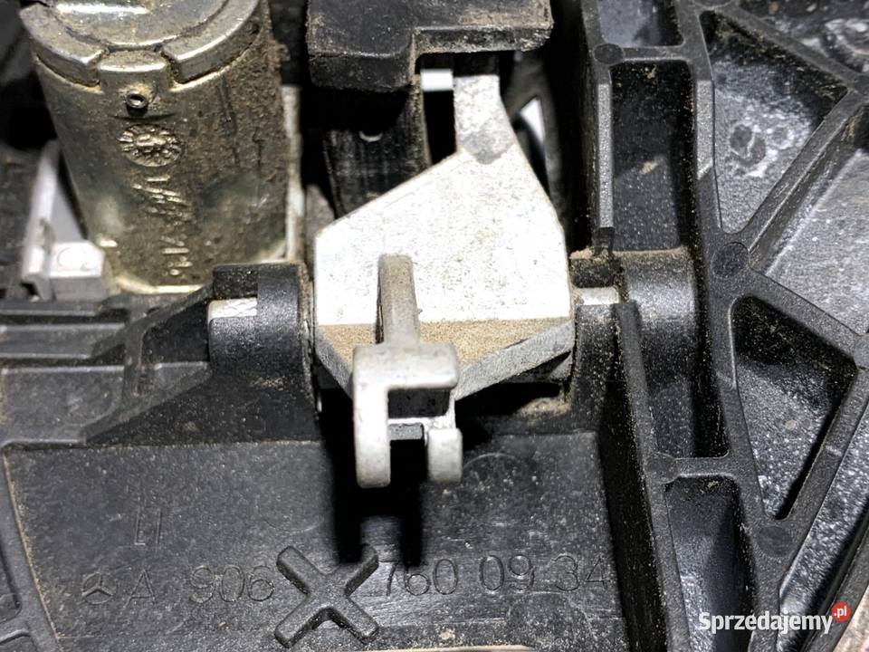 KLAMKA ZEWNĘTRZNA LEWY PRZÓD VW CARFTER 30 35