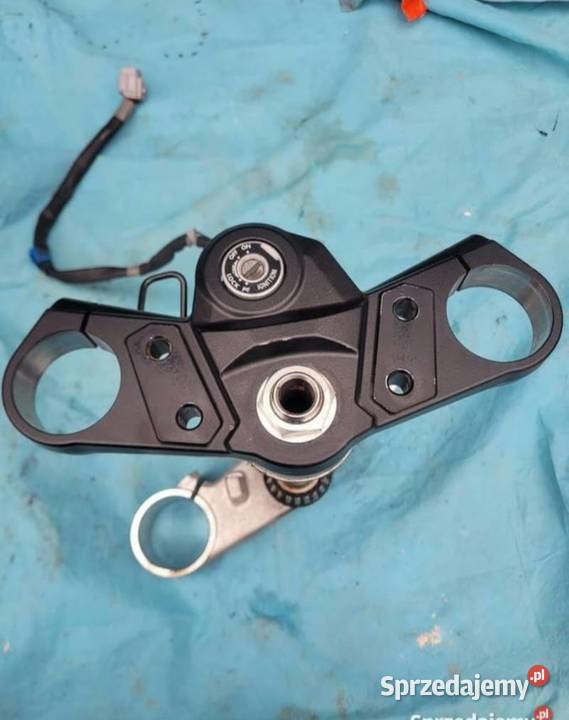 SUZUKI GSX 8 R OEM 2023 PÓŁKA DOLNA STACYJKA Nowy Tomyśl