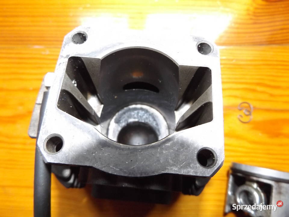 Piła spalinowa Dolmar 330 Makita DCS 330 tłok Łochów