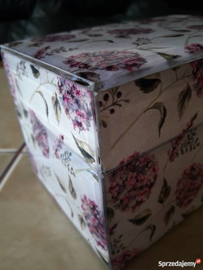 Szklana szkatułka kasetka Anglia Janów Lubelski