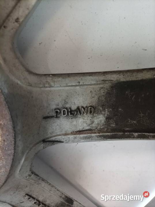 FELGA ALUMINIOWA R17 5X108 ET50 OC62MM 7JX17X50 Samochodowe