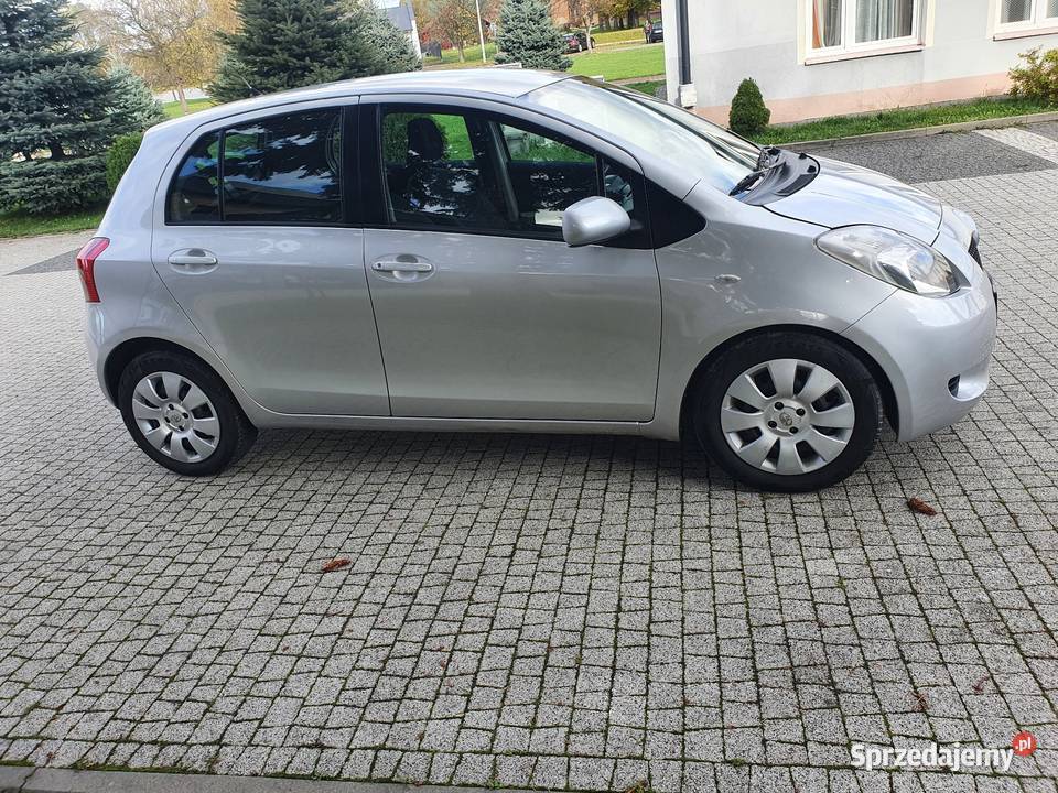 Toyota Yaris II 13 bezyna Yaris Jasło sprzedam