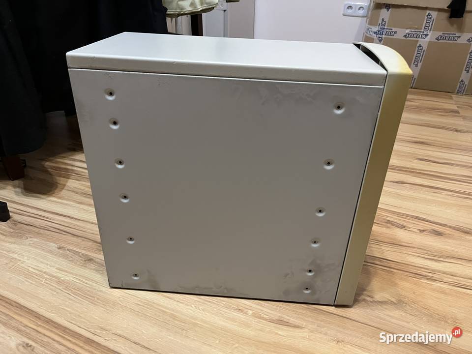 Zabytkowy komputer PC AT Pentium 200MHz