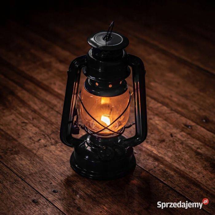 Lampa naftowa SREBRNA Piękna i sprawna do użytku