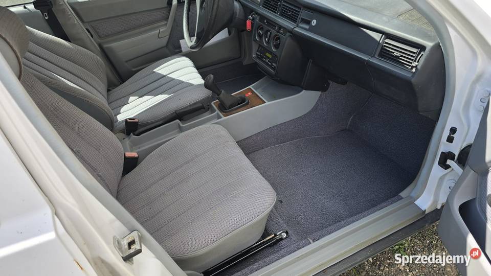 Mercedes 190 20i przebieg 91 Nowy Świętów sprzedam
