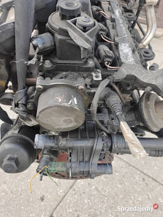 Citroen C2 14 HDi 69 silnik kompletny kod 8HX
