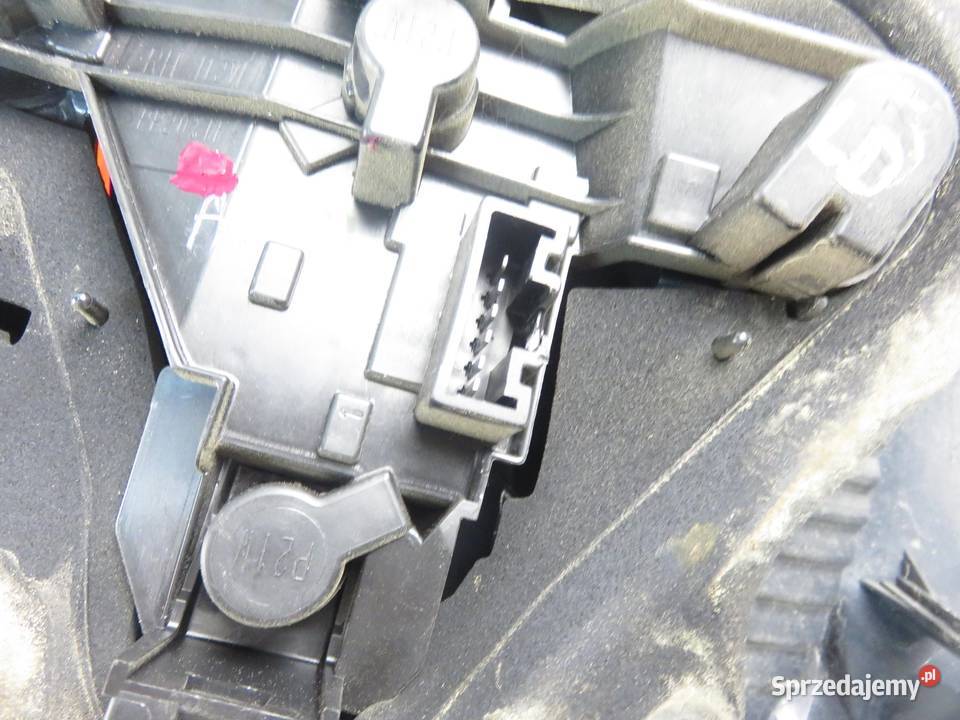 LAMPA PRAWA TYLNA TOYOTA COROLLA E12