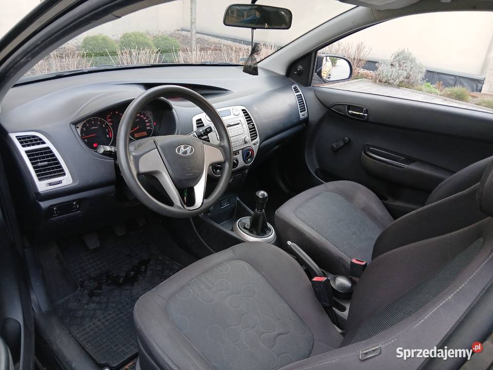 HYUNDAI i20 12 2010r Polski Salon Przebieg 143 manualna sprzedam